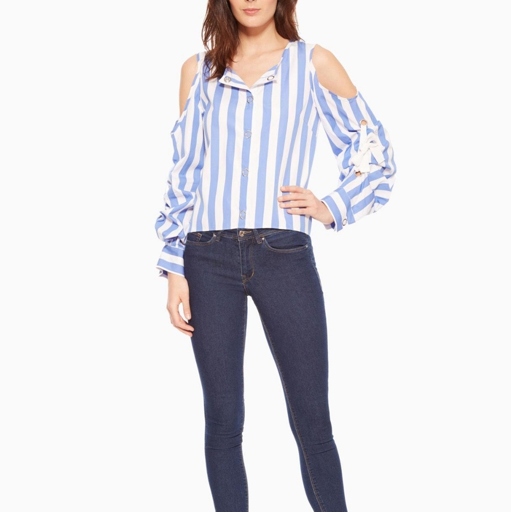 Parker Mackenzie Cold Shoulder Blouse - Picture 6 of 12